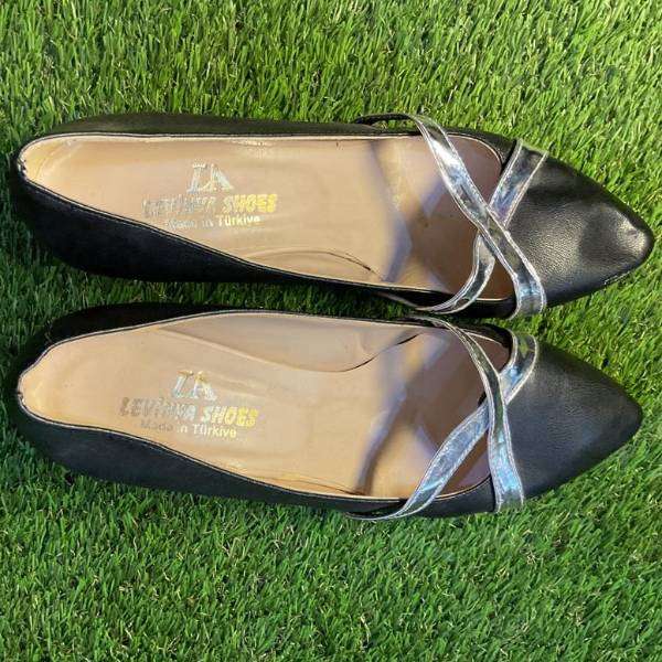 LEVNYA SHOES LA